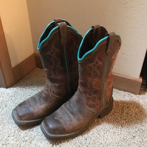Women’s cowgirl boots